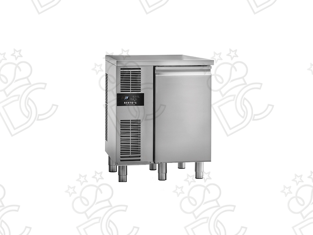 Refrigerated Table depth 700 - Work Temp.: 0/+8°C - Smooth top with square corners